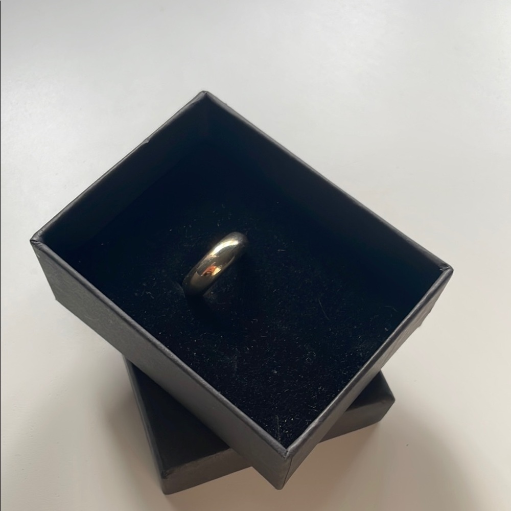 Gold ring - Picture 2 of 4